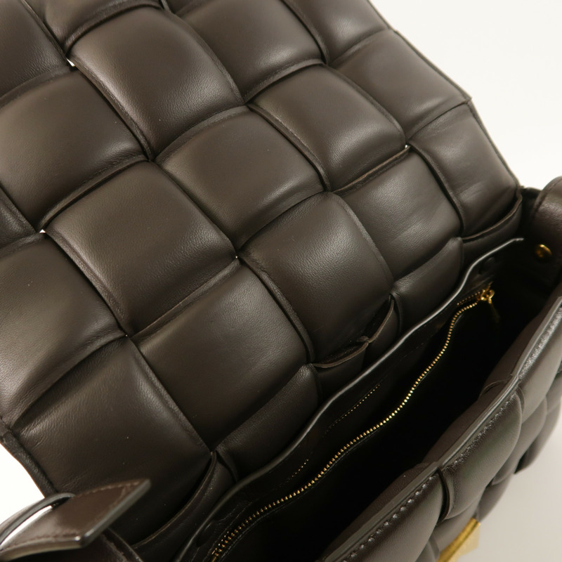 BOTTEGA VENETA 羊皮皮革Padded Cassette肩背袋-15