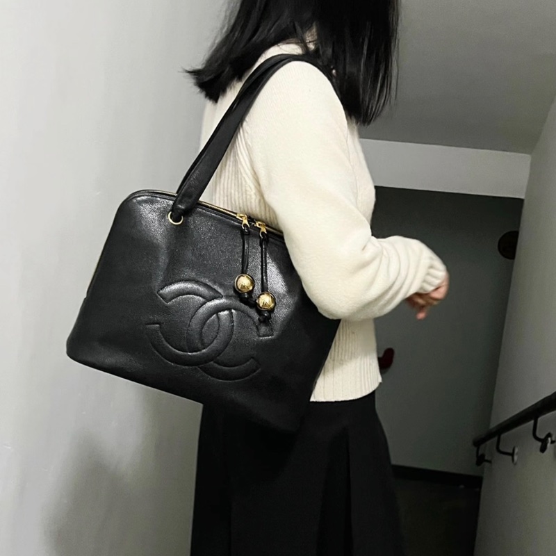 Chanel 香奈兒金球貝殼魚子醬牛皮托特包 Vintage 黑金-0