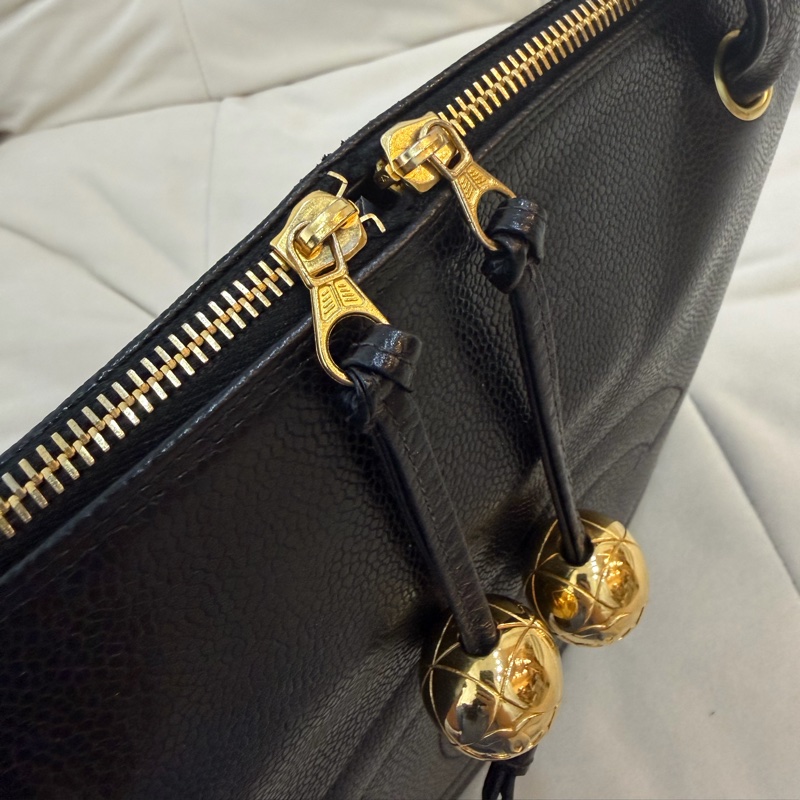 Chanel 香奈兒金球貝殼魚子醬牛皮托特包 Vintage 黑金-4