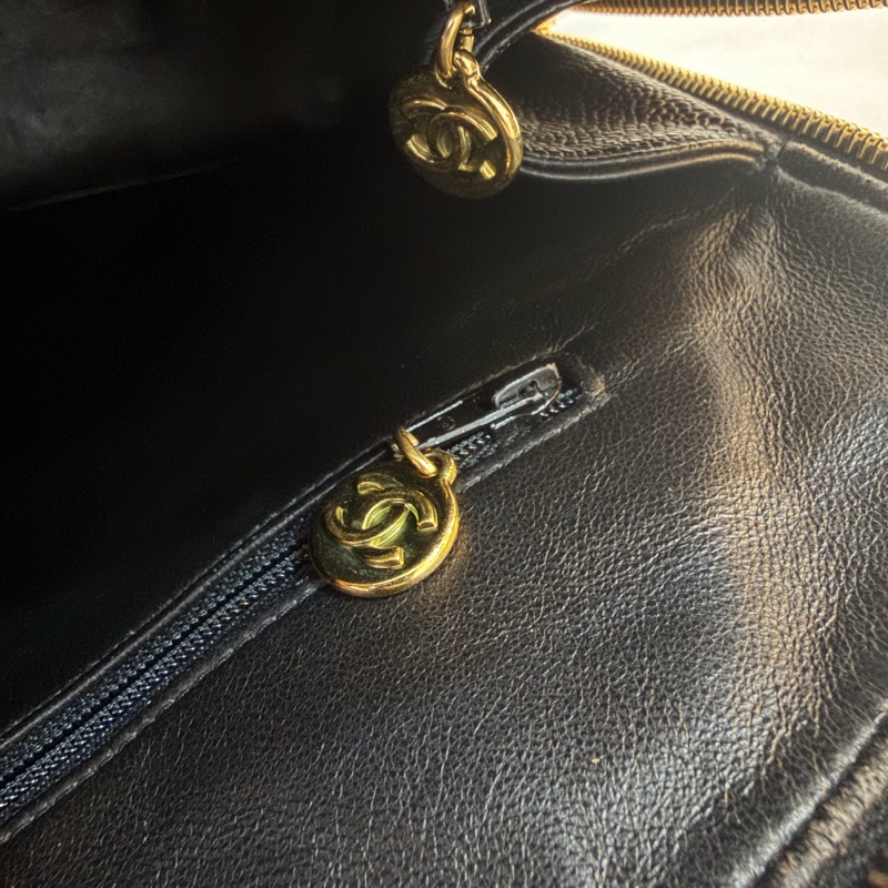 Chanel 香奈兒金球貝殼魚子醬牛皮托特包 Vintage 黑金-23