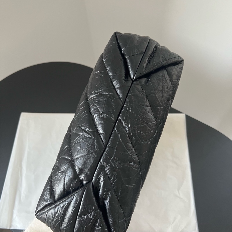 Balenciaga 巴黎世家Crush黑色小號垃圾袋 尺寸約24x26cm。-6