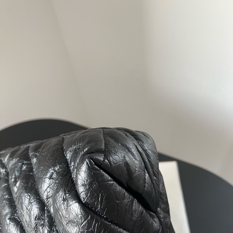 Balenciaga 巴黎世家Crush黑色小號垃圾袋 尺寸約24x26cm。-7
