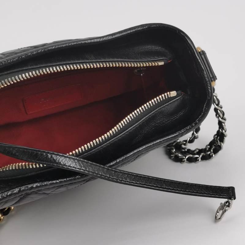 Chanel Gabrielle流浪包小號油蠟皮菱格絎縫雙 鏈條設計單肩包-6