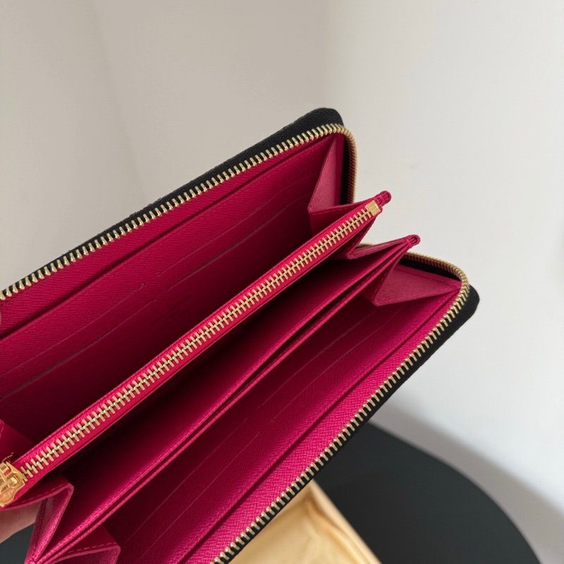 LV 黑三彩拉鍊款錢包，配件：盒子、塵袋 約長20cm 寬2cm 高9cm-9