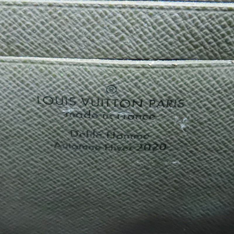 墨綠色 牛皮 Taiga Lama 手機盒 肩背包【LOUIS VUITTON LV 路易威登】 M30581-4