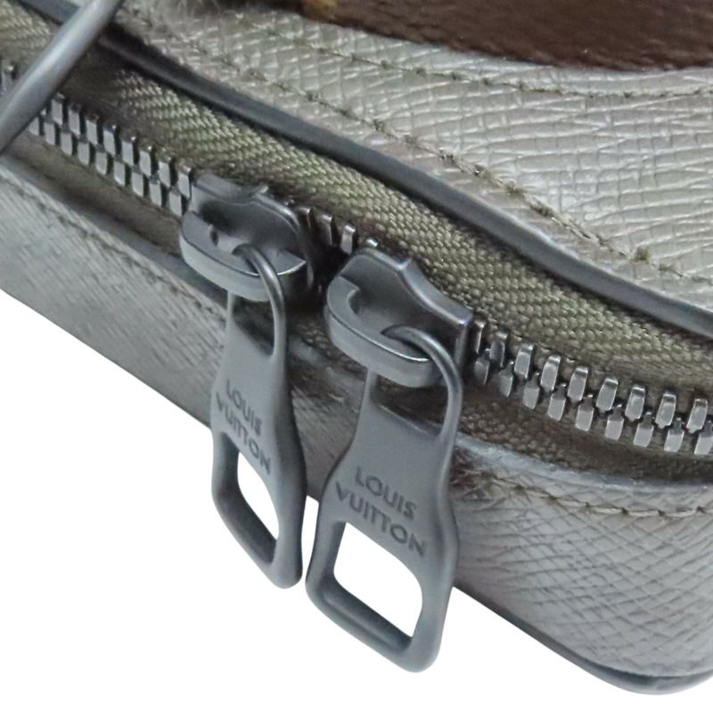 墨綠色 牛皮 Taiga Lama 手機盒 肩背包【LOUIS VUITTON LV 路易威登】 M30581-5