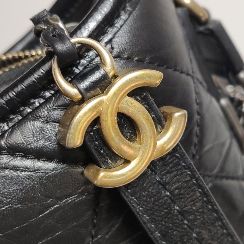 Chanel Gabrielle流浪包小號油蠟皮菱格絎縫雙鍊設計單肩包-11