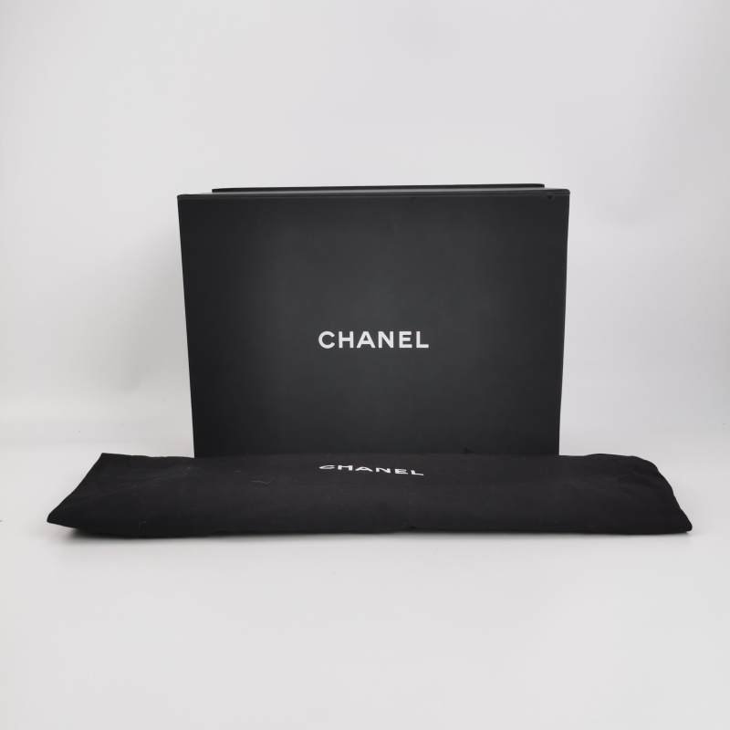 Chanel牛皮純色菱格絎縫雙C扣金幣鏈單肩 包包-8