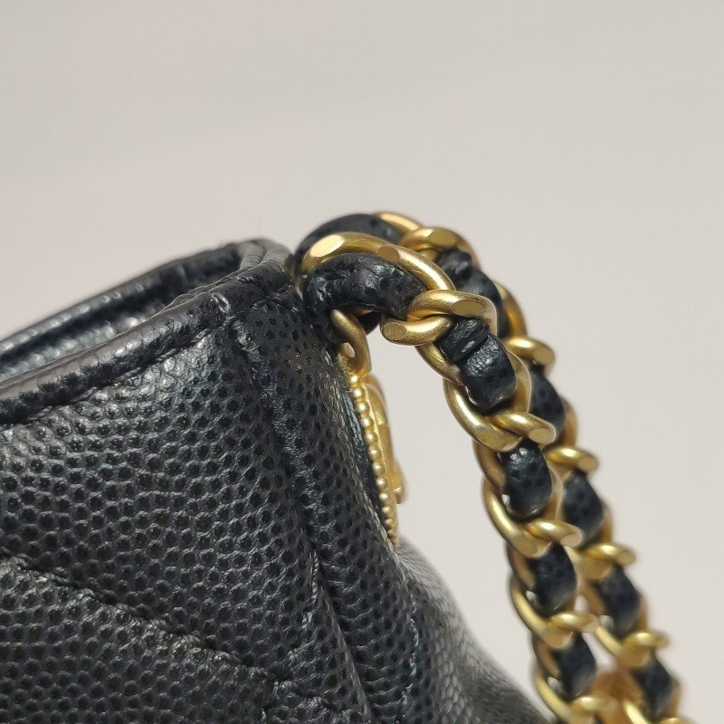 Chanel牛皮純色菱格絎縫雙C扣金幣鏈單肩 包包-12