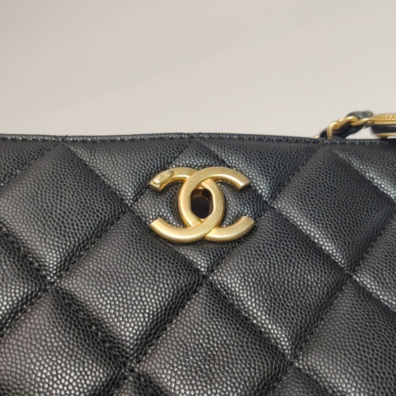 Chanel牛皮純色菱格絎縫雙C扣金幣鏈單肩 包包-14