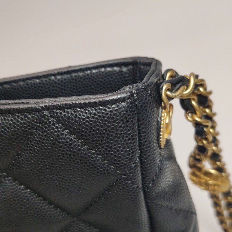 Chanel牛皮純色菱格絎縫雙C扣金幣鏈單肩 包包-17