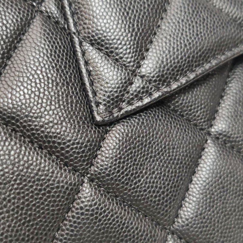 Chanel牛皮純色菱格絎縫雙C扣金幣鏈單肩 包包-18