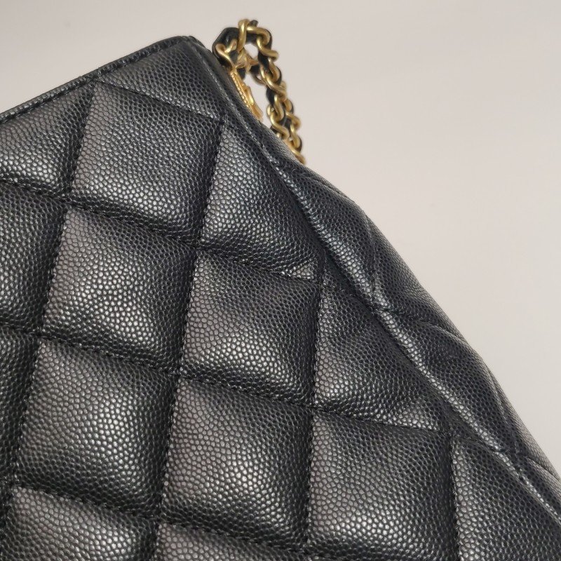 Chanel牛皮純色菱格絎縫雙C扣金幣鏈單肩 包包-24