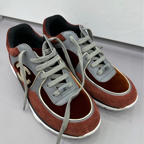 Chanel香奈兒/雙C酒紅色銀標運動鞋 39.5 碼數偏小