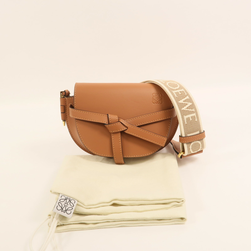 LOEWE 牛皮皮革Gate Mini金扣肩背袋-9