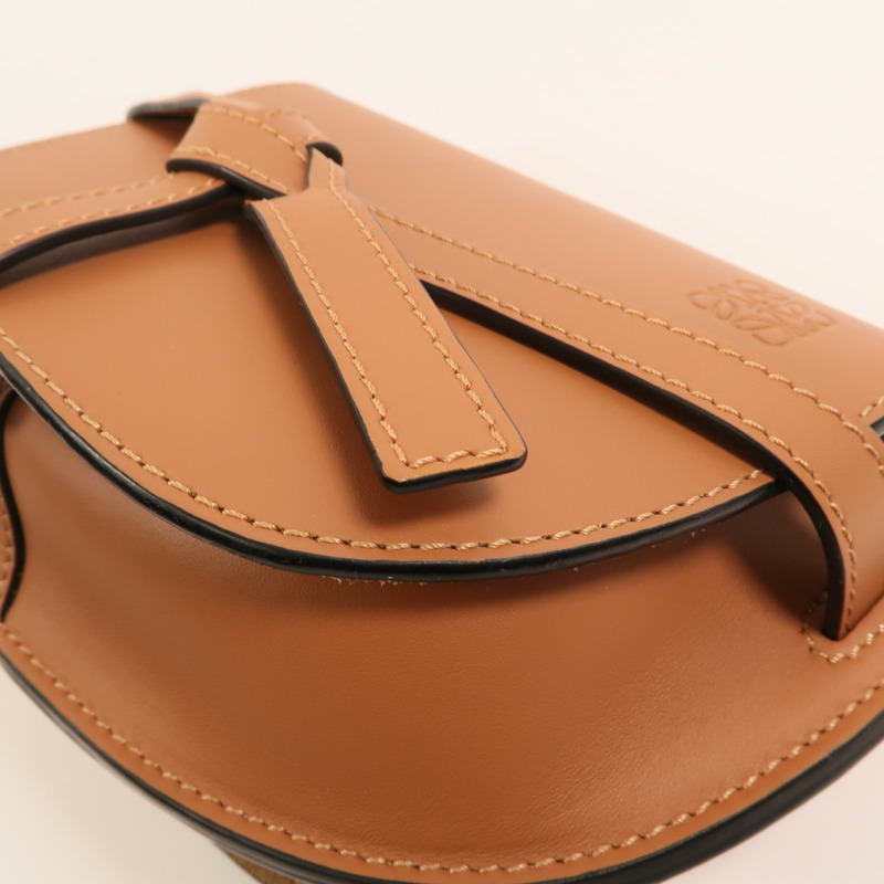 LOEWE 牛皮皮革Gate Mini金扣肩背袋-10