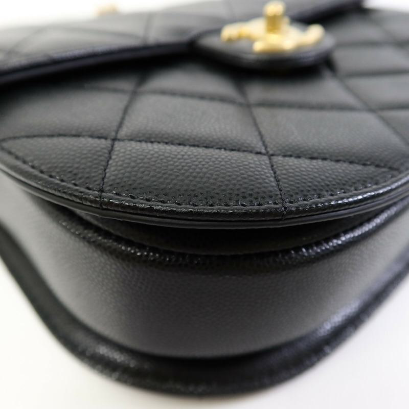 CHANEL 牛皮皮革Half Moon Flap Messenger Bag金扣鏈帶肩背袋-10