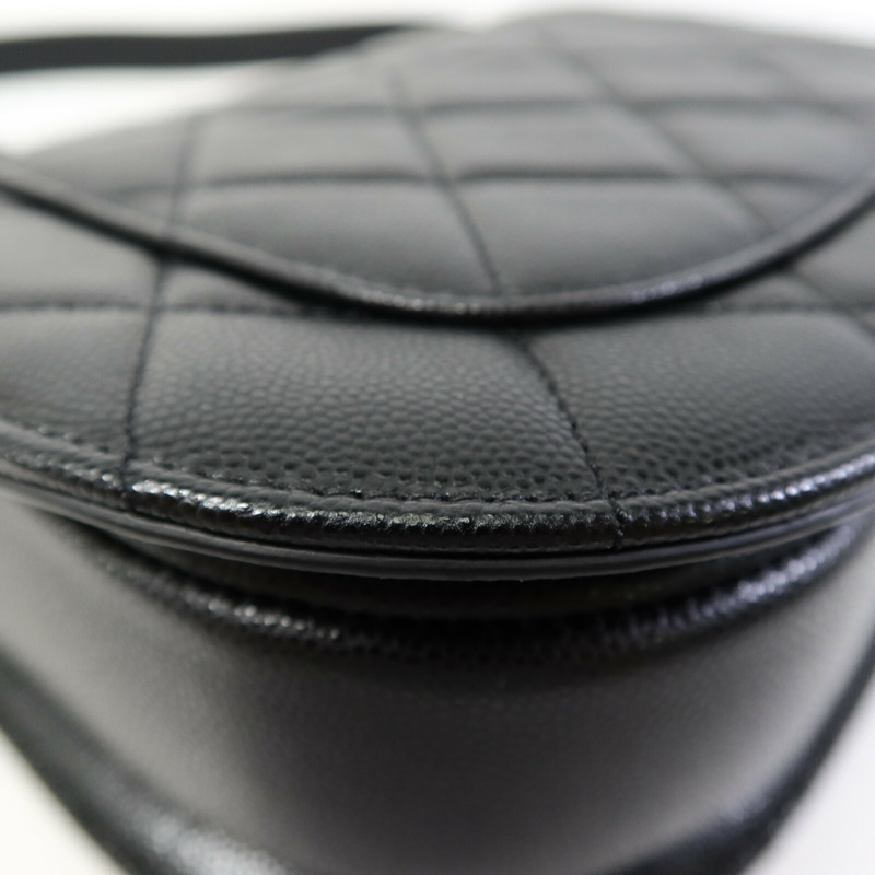 CHANEL 牛皮皮革Half Moon Flap Messenger Bag金扣鏈帶肩背袋-12