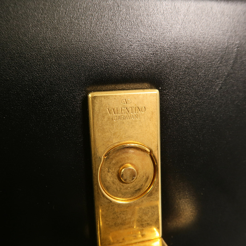 Valentino 牛皮皮革VSling Bag金扣肩背袋-15