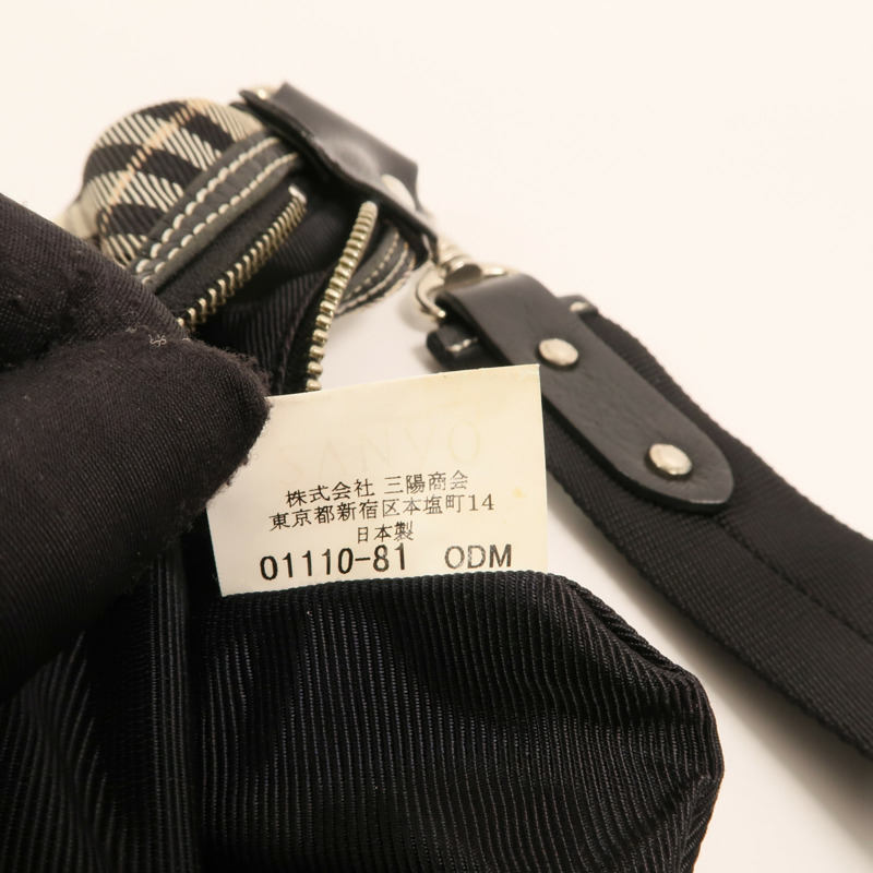 BURBERRY 尼龍Shoulder Bag銀扣肩背袋-6