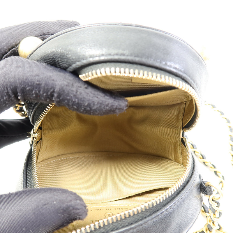 CHANEL 牛皮皮革Round Pear Bag金扣鏈帶肩背袋-4