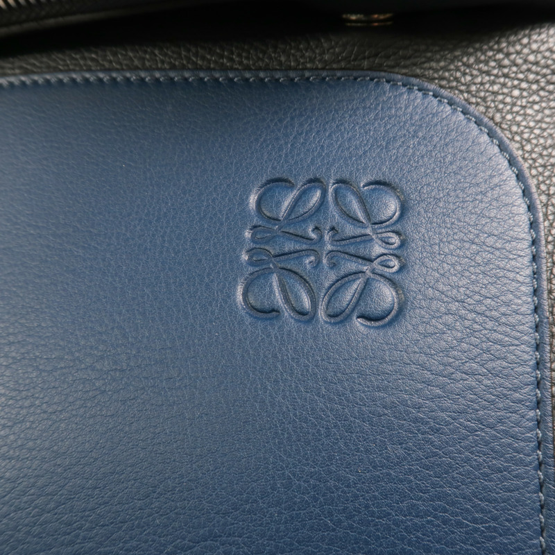 LOEWE 牛皮皮革Backpack銀扣背包-8