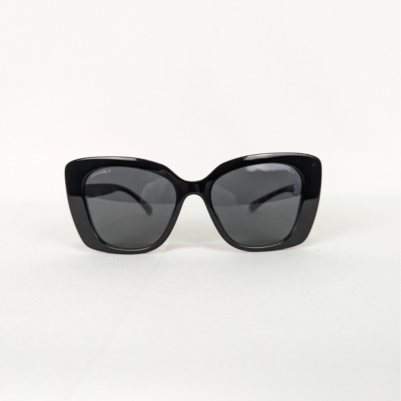 莉亞精品♡ Chanel 白字母墨鏡 全新-3