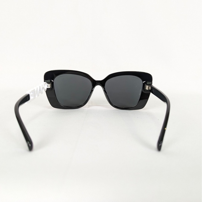 莉亞精品♡ Chanel 白字母墨鏡 全新-4