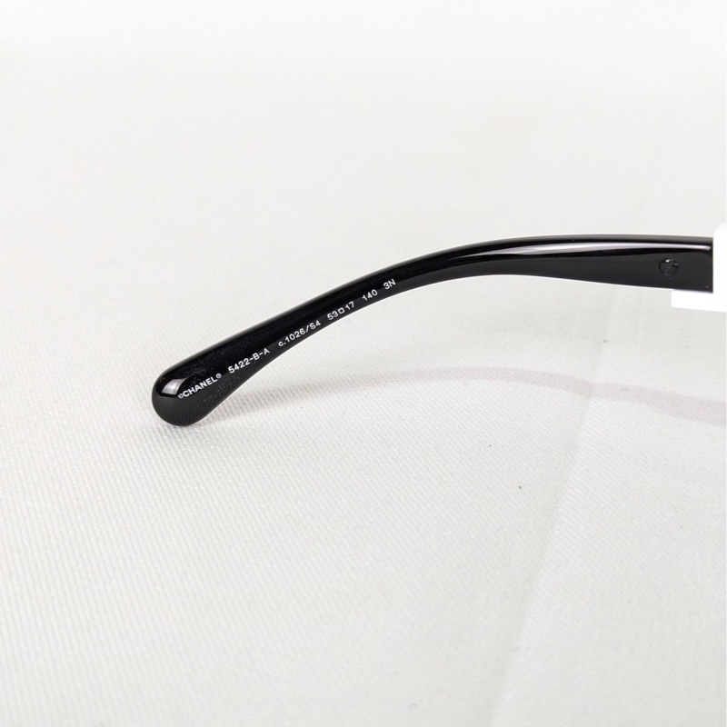 莉亞精品♡ Chanel 白字母墨鏡 全新-6