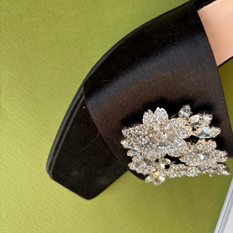 37.5號 ::ROGER VIVIER:: RV Bouquet 黑色緞面 經典方框鑽釦跟鞋 涼鞋 拖鞋-4