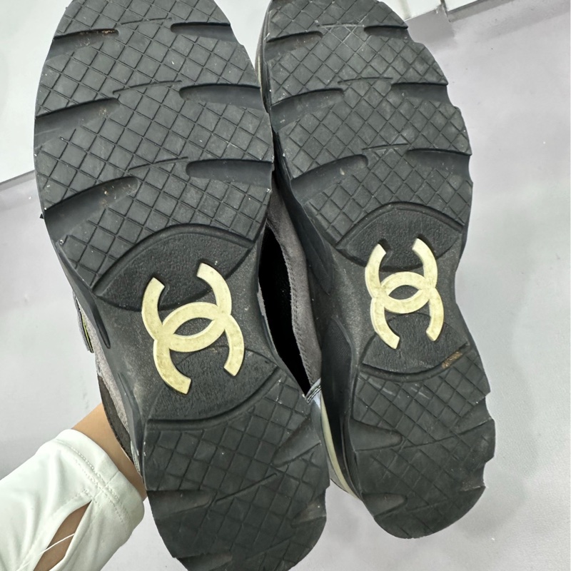 Chanel 香奈兒黑灰logo經典雙C運動鞋 39.5-3