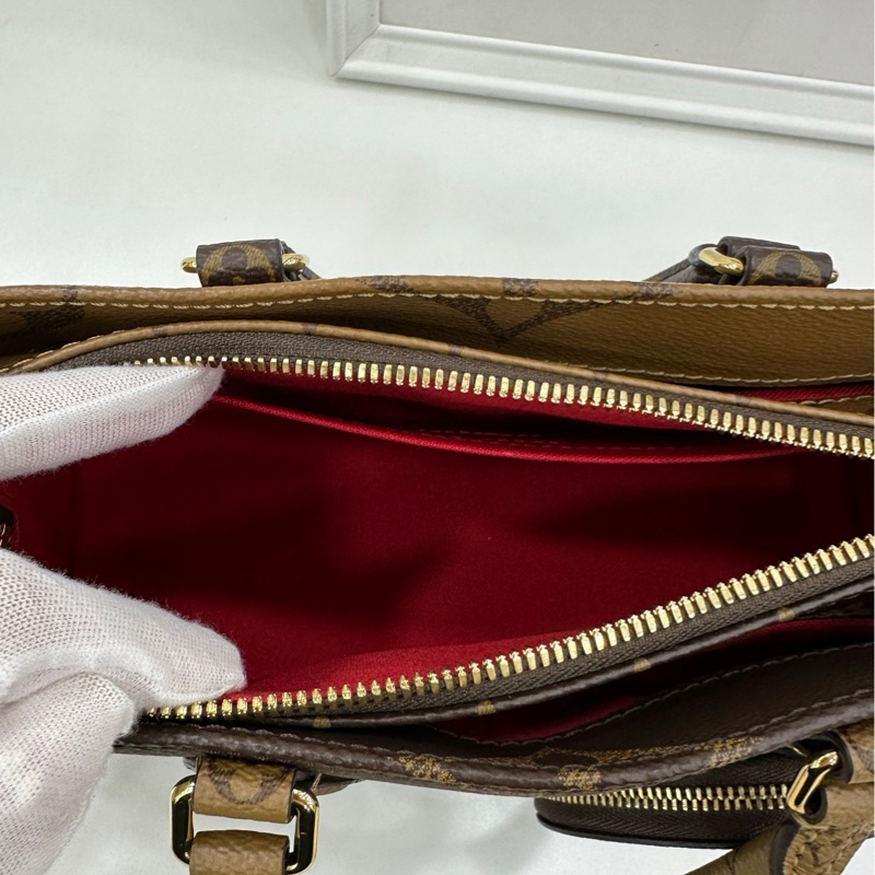 LV路易威登橫版onthego 托特包背法多樣 閒置 有購證-7