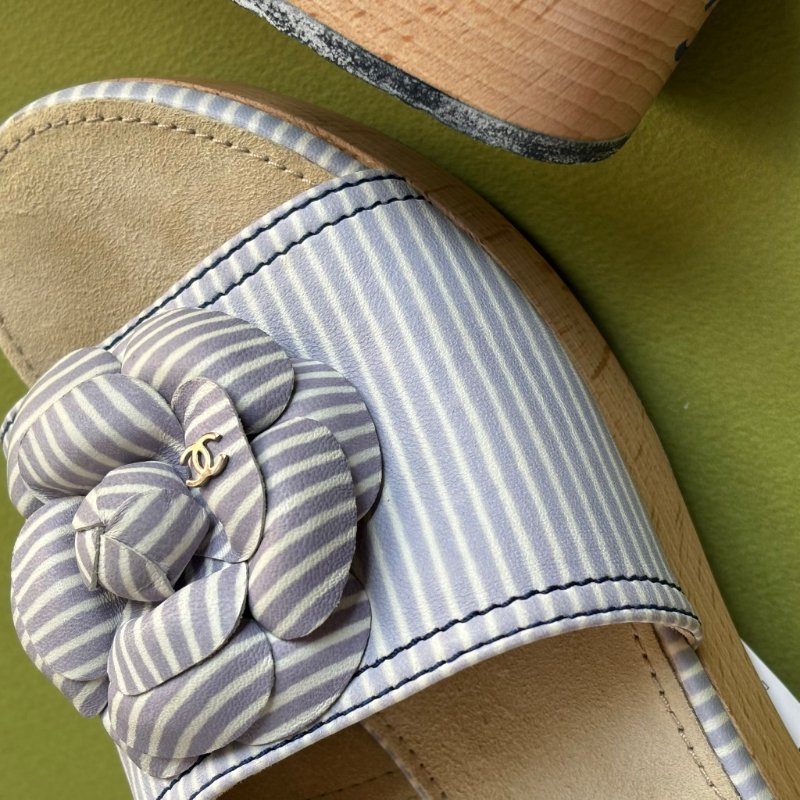 38號 ::CHANEL:: Cloth Mules & Clogs 香奈兒 春夏藍白線條 山茶花穆木屐拖鞋-13