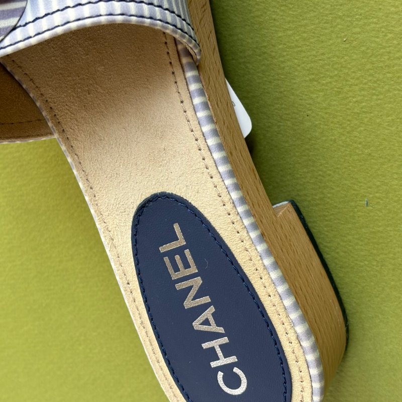 38號 ::CHANEL:: Cloth Mules & Clogs 香奈兒 春夏藍白線條 山茶花穆木屐拖鞋-14