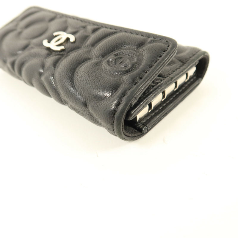 CHANEL 牛皮皮革Camellia Embossed Key Pouch鎖匙包-14