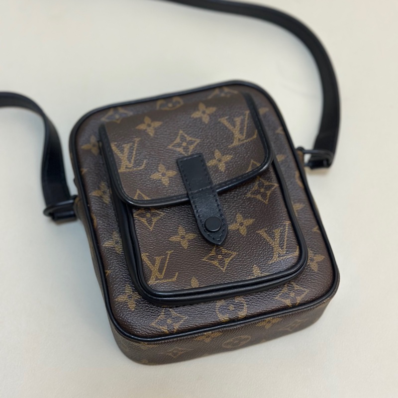 99新 LV路易威登 CHRISTOPHER迷你相機包芯片款-1