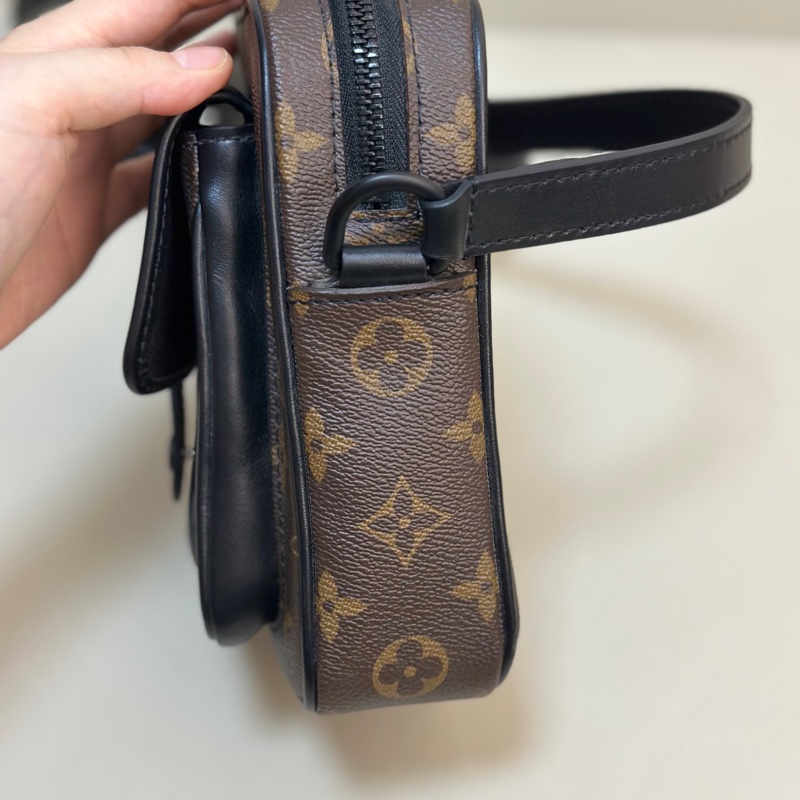 99新 LV路易威登 CHRISTOPHER迷你相機包芯片款-18