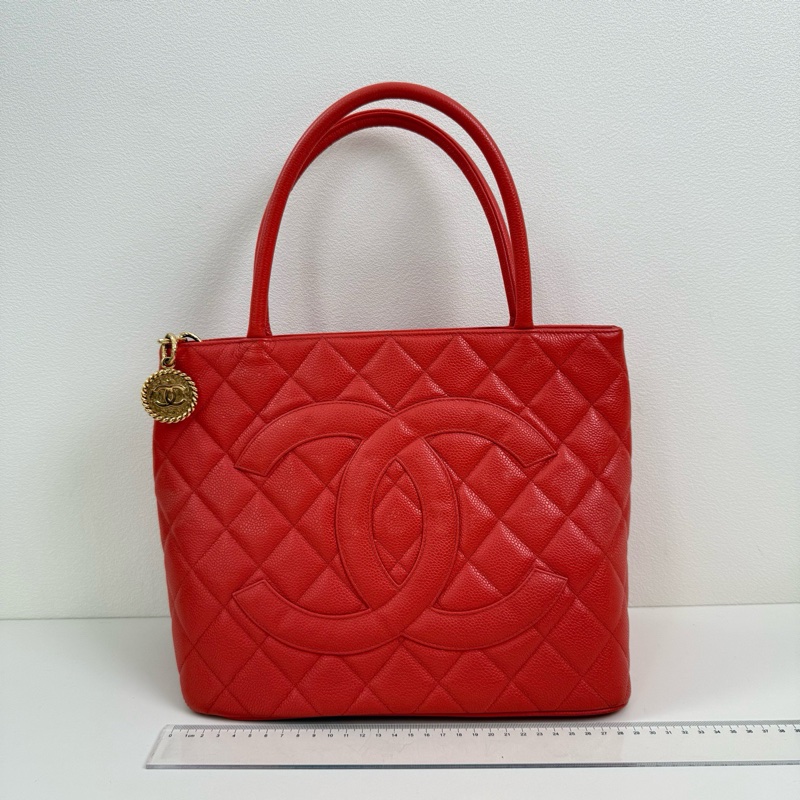 Chanel/香奈兒 紅色手提包 金扣-1