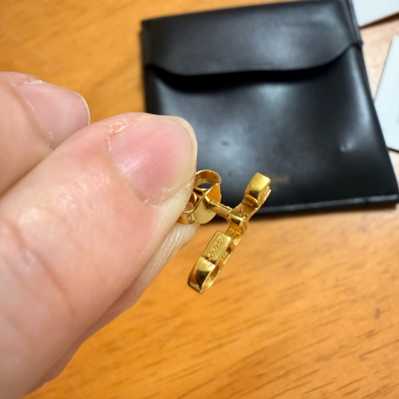 【Celine】絕版字母黃銅耳釘(單支)-6