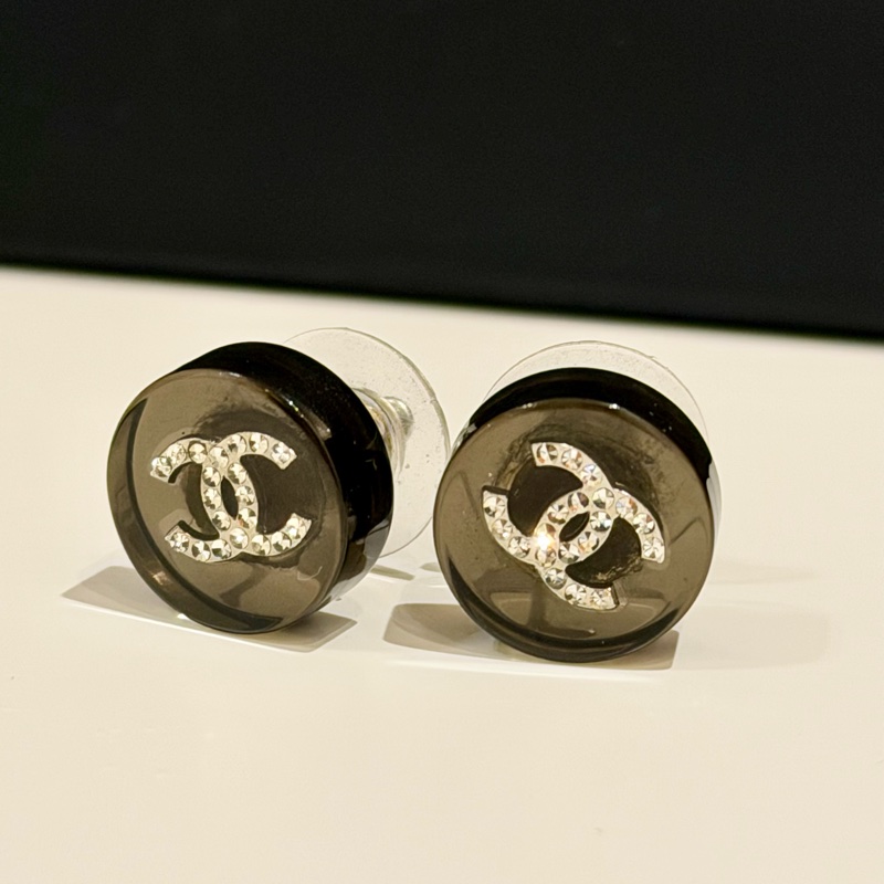 chanel壓克力鑽耳環-1