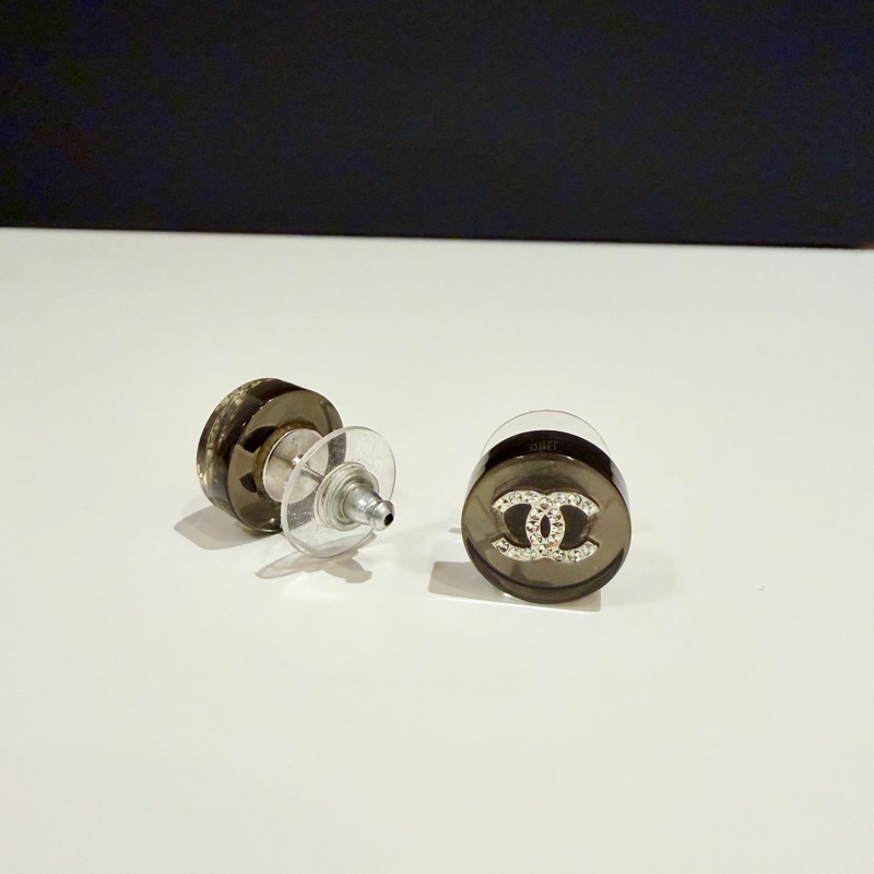 chanel壓克力鑽耳環-2