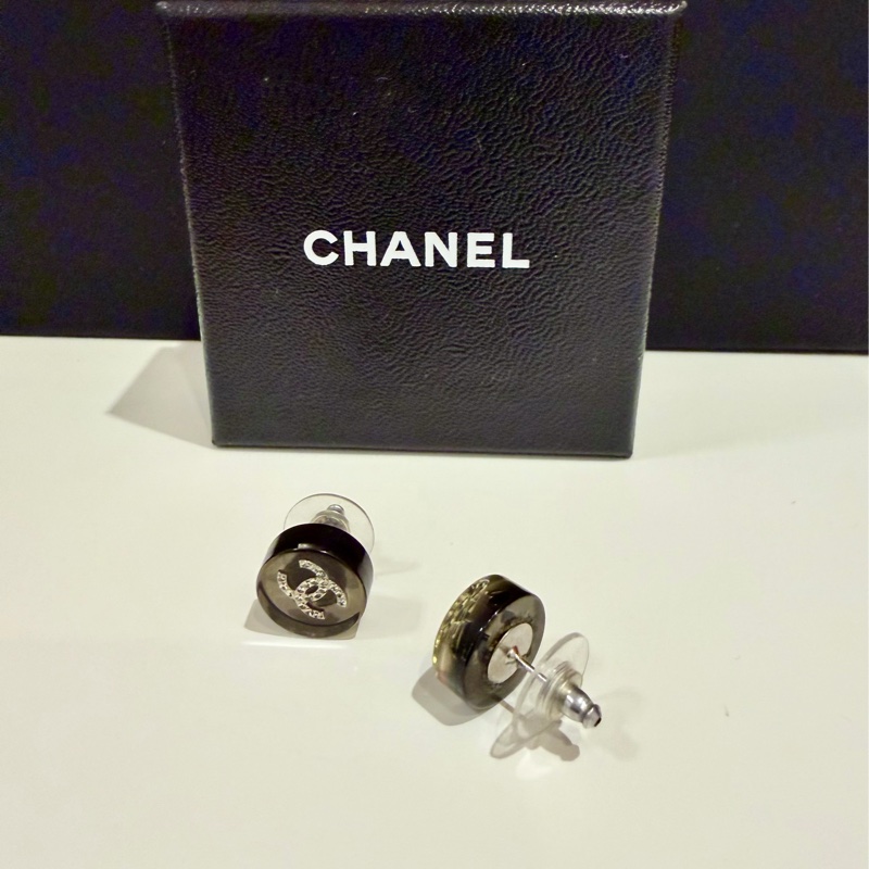 chanel壓克力鑽耳環-7