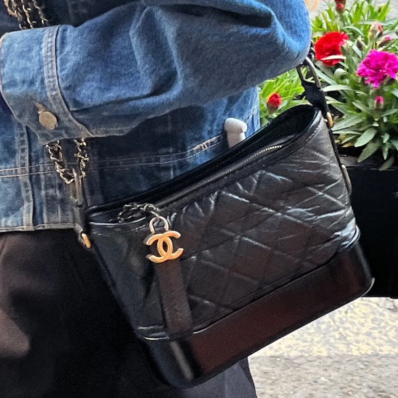 CHANEL香奈兒黑金小號流浪包單肩斜🌹低價出售-1