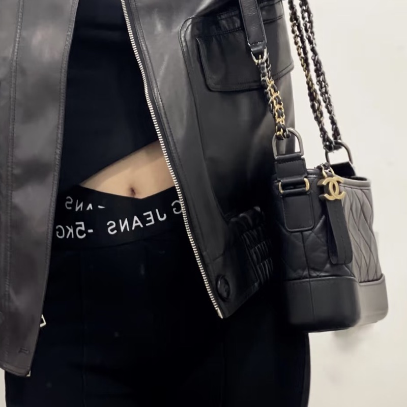 CHANEL香奈兒黑金小號流浪包單肩斜🌹低價出售-6