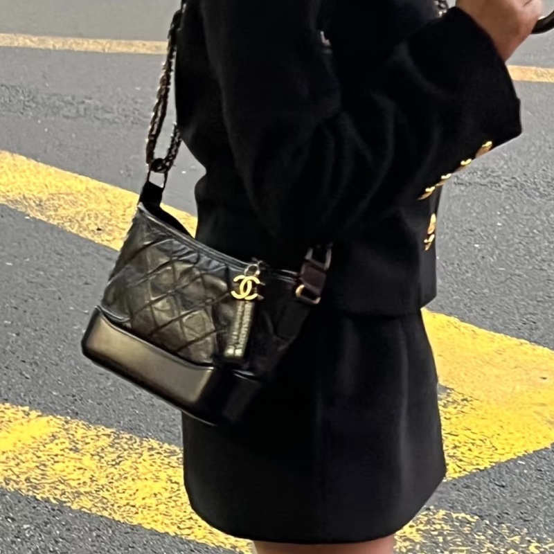 CHANEL香奈兒黑金小號流浪包單肩斜🌹低價出售-31