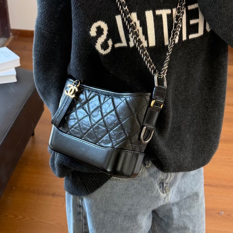 CHANEL香奈兒黑金小號流浪包單肩斜🌹低價出售-33
