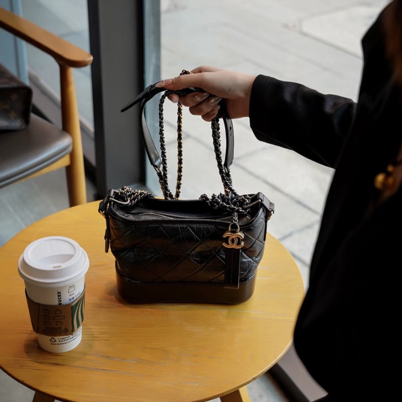 CHANEL香奈兒黑金小號流浪包單肩斜🌹低價出售-37