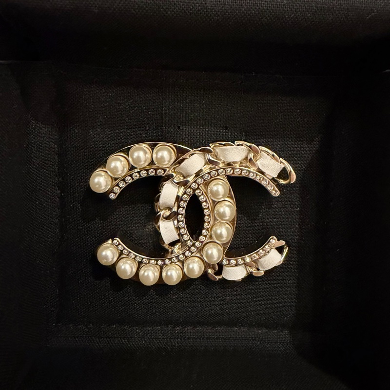 chanel珍珠皮穿鍊胸針-4