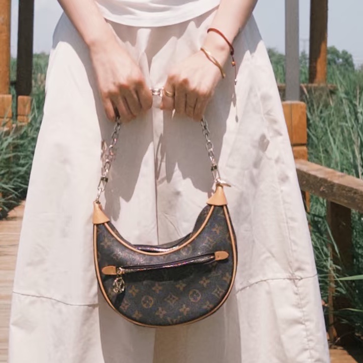 #LOUIS VUITTON路易威登老花LOOP芯片款月亮包🐞附肩帶-1