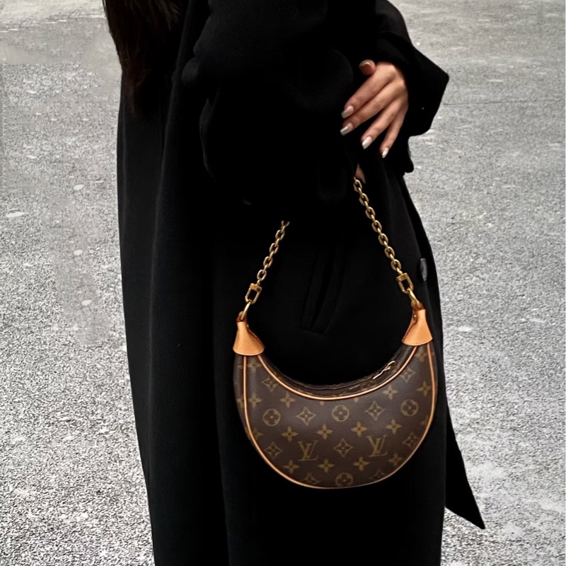 #LOUIS VUITTON路易威登老花LOOP芯片款月亮包🐞附肩帶-25